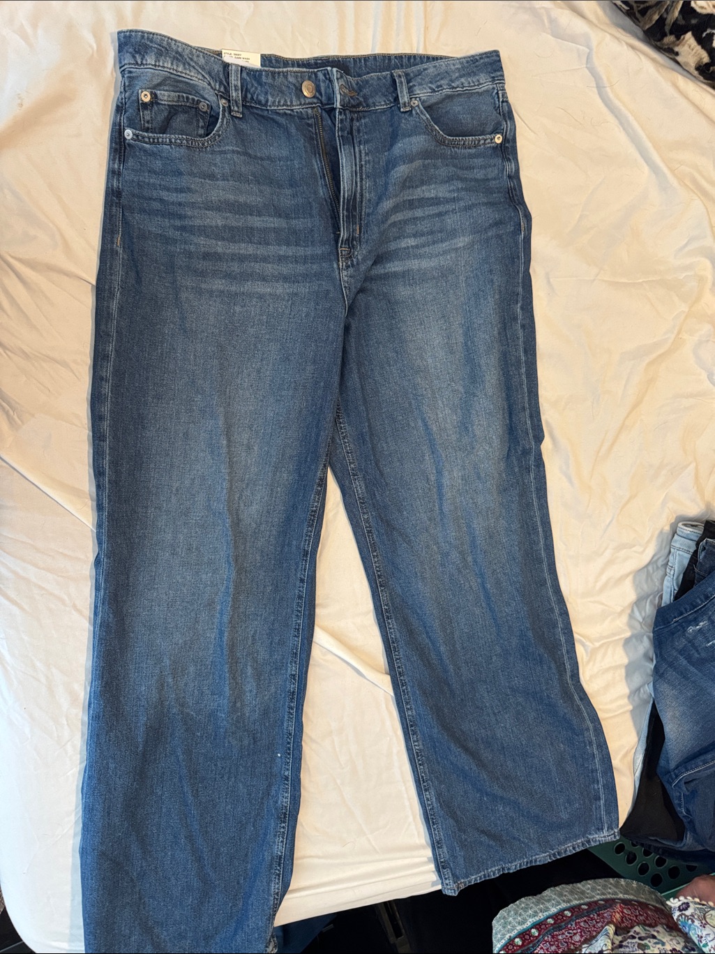Relaxed Fit Womans Denim Jeans In Medium Blue